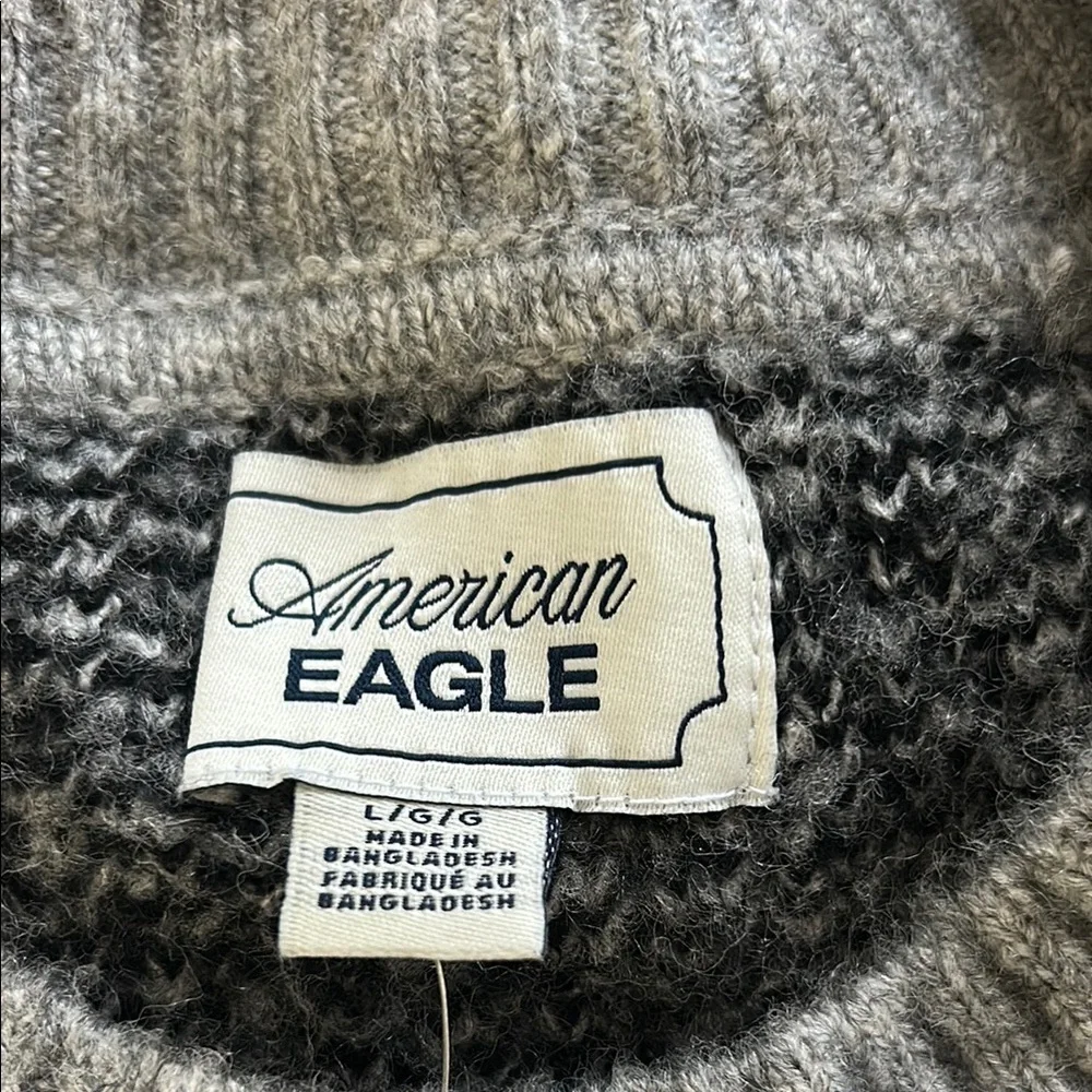 Gray Sweater with Snoopy Design - Picture 4 of 7